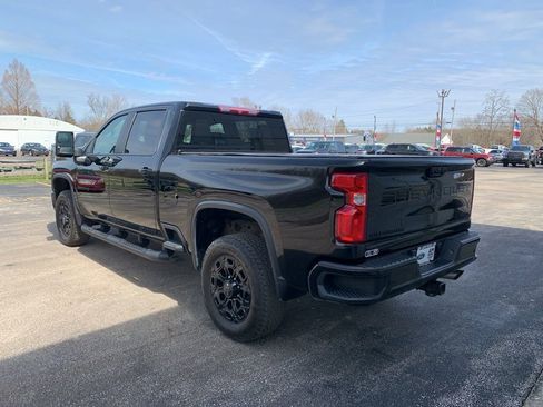 Used 2024 Chevrolet Silverado 2500 LT w/ Midnight Edition image 4