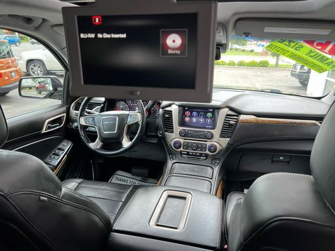 Used 2015 GMC Yukon Denali w/ Touring Package AWD/4WD image 19