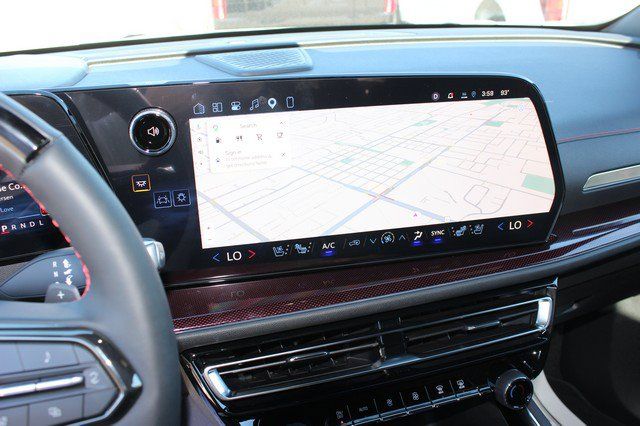 Used 2026 Chevrolet Traverse RS AWD/4WD image 11