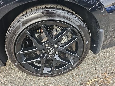 Used 2025 Honda Civic Sport image 17