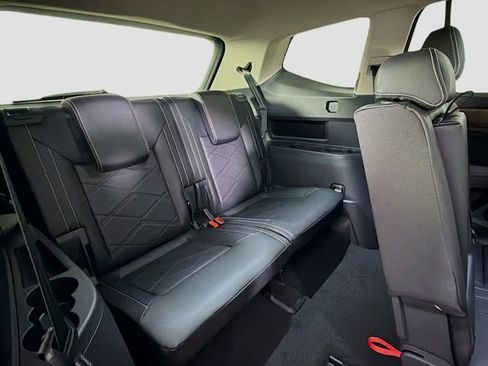 New 2026 Volkswagen Atlas SE image 30