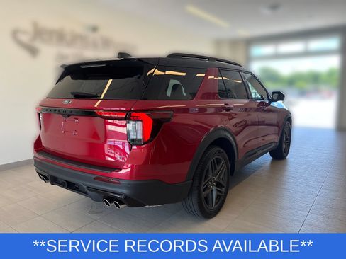 Used 2025 Ford Explorer ST AWD/4WD image 3