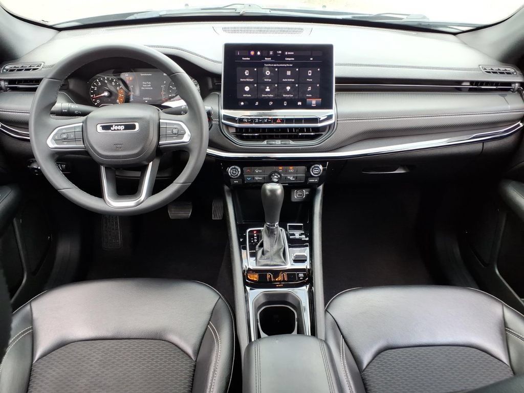 Used 2023 Jeep Compass Latitude AWD/4WD image 21