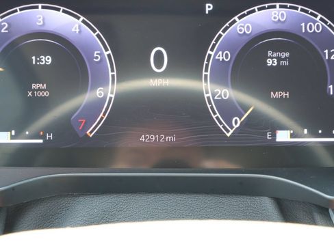 Used 2023 Jeep Grand Cherokee L Limited AWD/4WD image 31