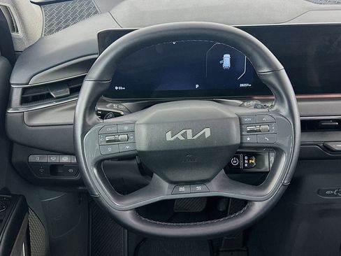 Used 2024 Kia EV9 Land AWD/4WD image 18
