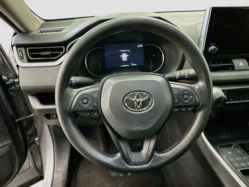 Used 2025 Toyota RAV4 LE AWD/4WD image 18