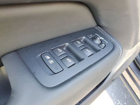 Used 2023 Volvo XC60 B5 Ultimate w/ Climate Package image 26