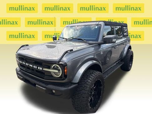 Used 2021 Ford Bronco Outer Banks image 2