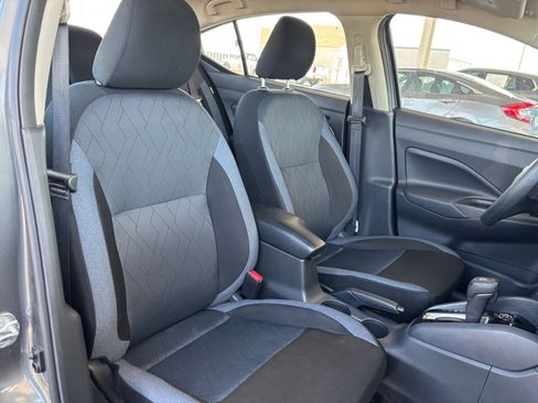 Used 2025 Nissan Versa SV FWD image 34