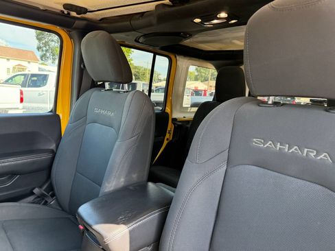Used 2019 Jeep Wrangler Unlimited Sahara w/ Uconnect 4C Nav & Sound Group AWD/4WD image 20