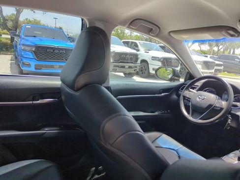 Used 2019 Toyota Camry SE FWD image 22