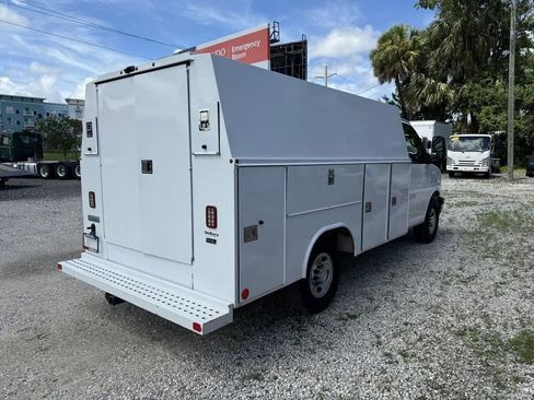 Used 2021 Chevrolet Express 3500 w/ Power Convenience Package image 7