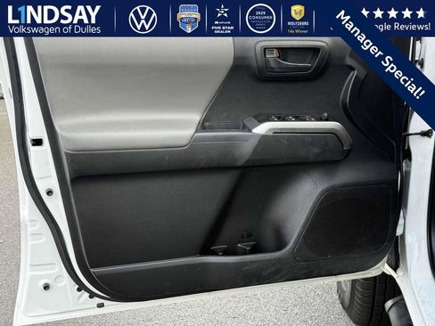 Used 2023 Toyota Tacoma SR5 w/ Technology Package image 8