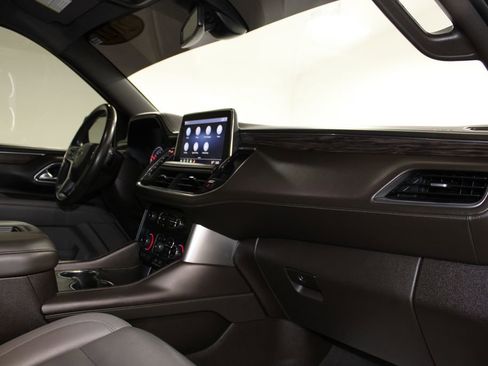 Used 2021 Chevrolet Tahoe Z71 w/ Z71 Off-Road Package image 29