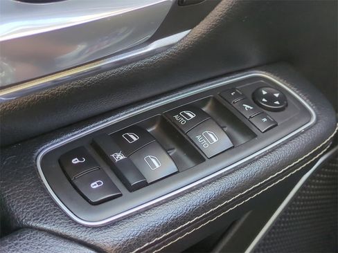 Used 2020 RAM 1500 Laramie w/ Off Road Group image 25