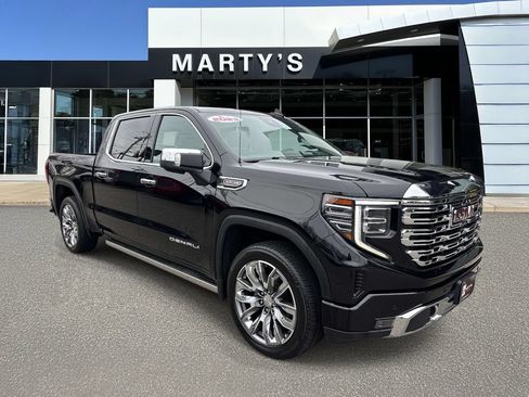Used 2023 GMC Sierra 1500 Denali w/ Denali Reserve Package AWD/4WD image 1