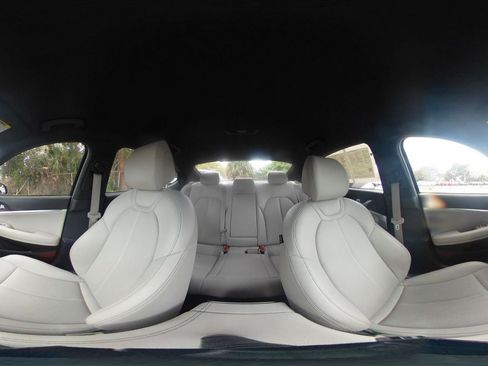 Used 2025 Genesis G70 2.5T image 42