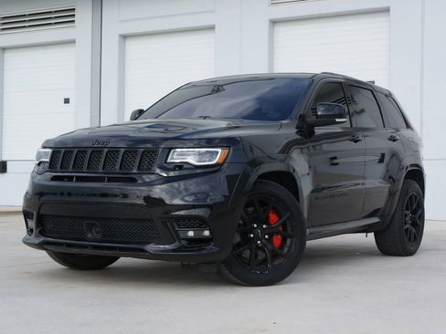 Used 2020 Jeep Grand Cherokee SRT image 5