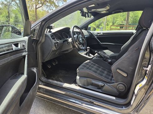 Used 2015 Volkswagen GTI S FWD image 9