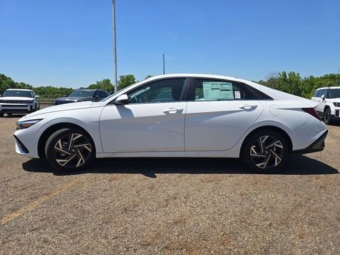 New 2026 Hyundai Elantra Limited FWD image 15
