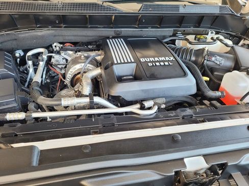 Used 2023 Chevrolet Silverado 1500 High Country w/ Technology Package AWD/4WD image 13