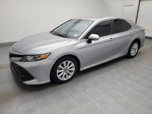 Used 2020 Toyota Camry LE w/ Convenience Package image 2