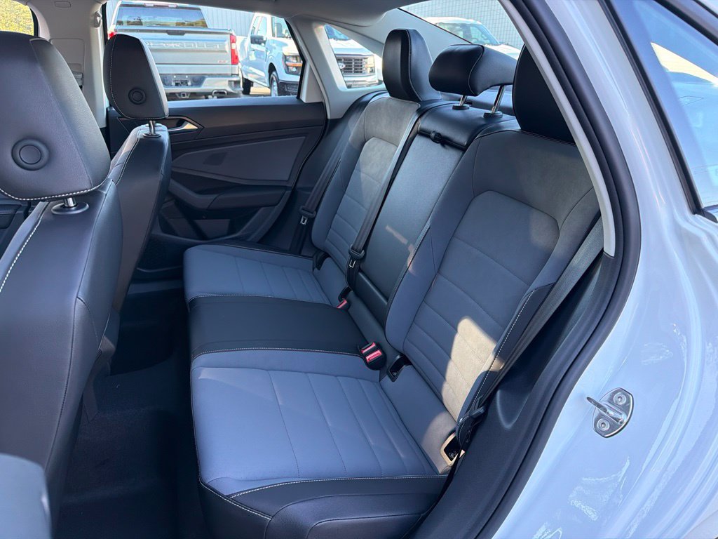 New 2027 Volkswagen Jetta SE FWD image 18