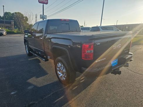 Used 2015 GMC Sierra 2500 Denali w/ Duramax Plus Package AWD/4WD image 6
