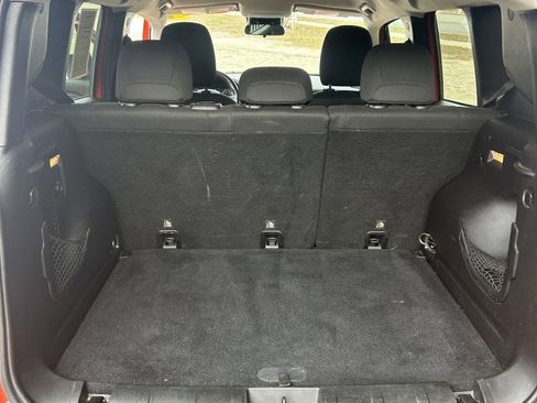Used 2017 Jeep Renegade Altitude image 23
