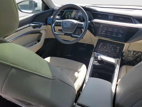 Used 2024 Audi Q8 e-tron Premium Plus w/ Premium Plus Package AWD/4WD image 11