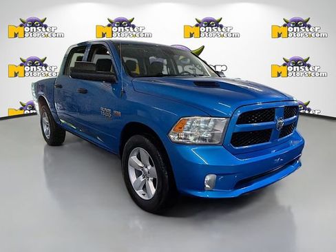 Used 2022 RAM 1500 Express w/ Wheel & Sound Group AWD/4WD image 3