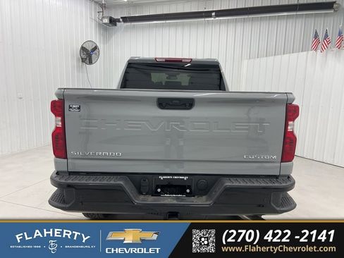 Used 2025 Chevrolet Silverado 2500 Custom w/ Custom Value Package image 4