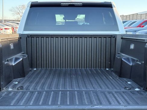 Used 2025 Toyota Tacoma SR5 image 41