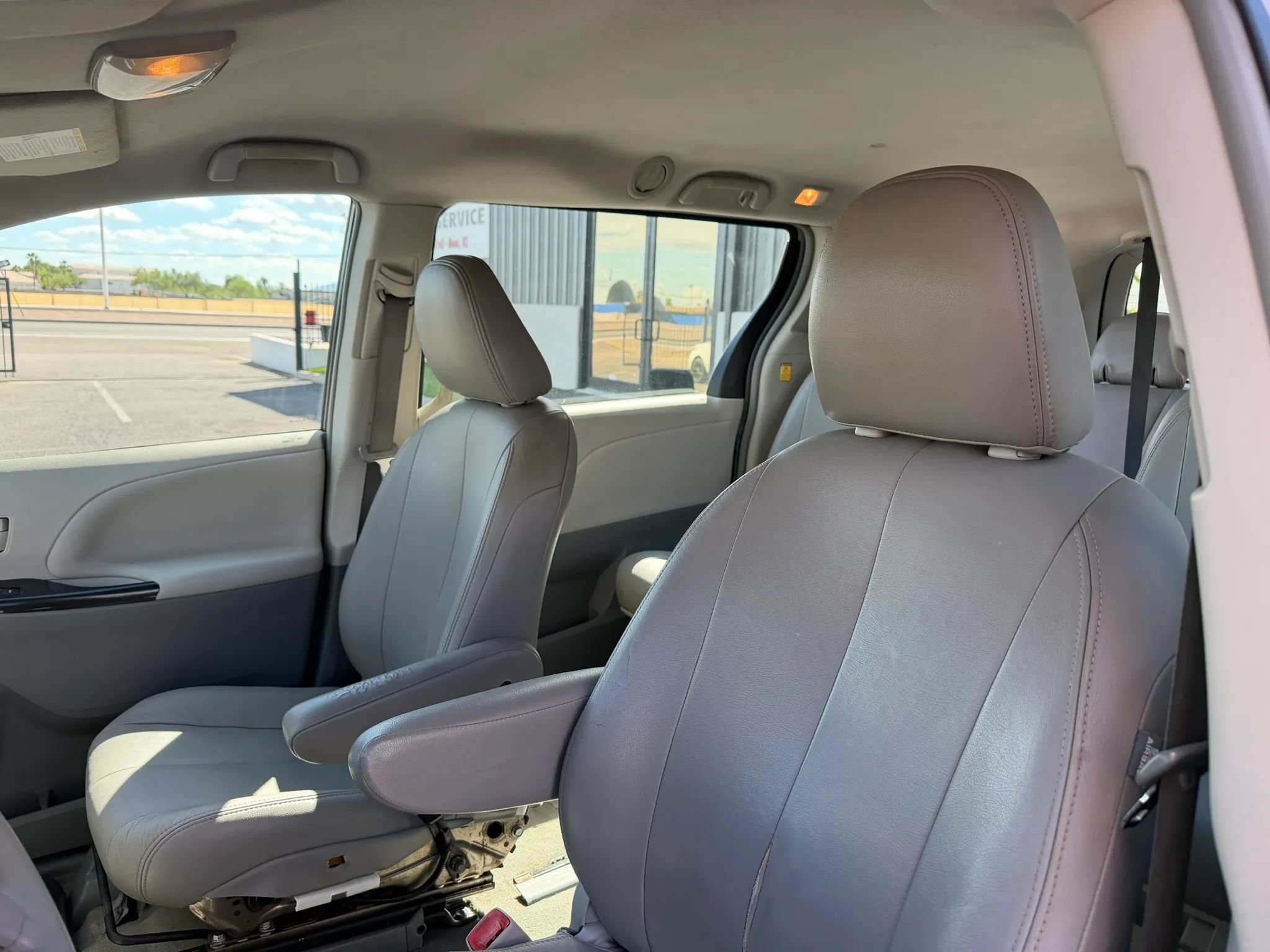 Used 2011 Toyota Sienna FWD image 19