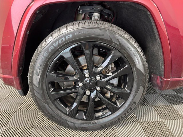 Used 2021 Jeep Grand Cherokee Laredo X AWD/4WD image 11
