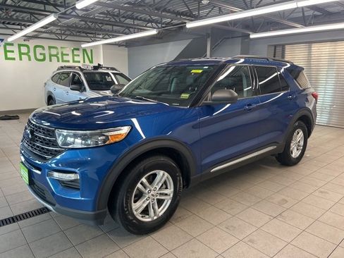 Used 2021 Ford Explorer XLT w/ Equipment Group 202A image 3