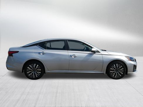 Used 2023 Nissan Altima 2.5 SV FWD image 8