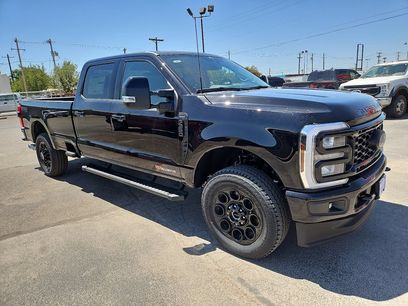 New 2026 Ford F350 Lariat w/ Black Appearance Package