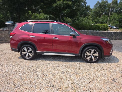 Used 2019 Subaru Forester Touring AWD/4WD image 8