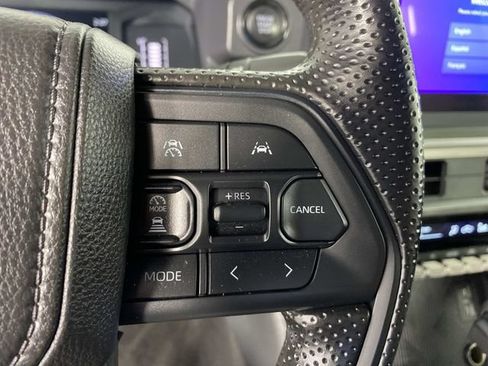 Used 2025 Toyota Tacoma SR5 AWD/4WD image 16