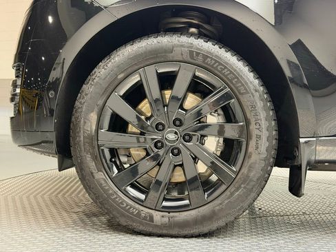 Certified 2024 Land Rover Range Rover SE image 4