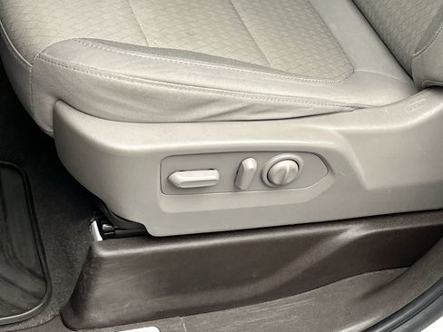 Used 2020 Chevrolet Silverado 1500 LT w/ Convenience Package image 9