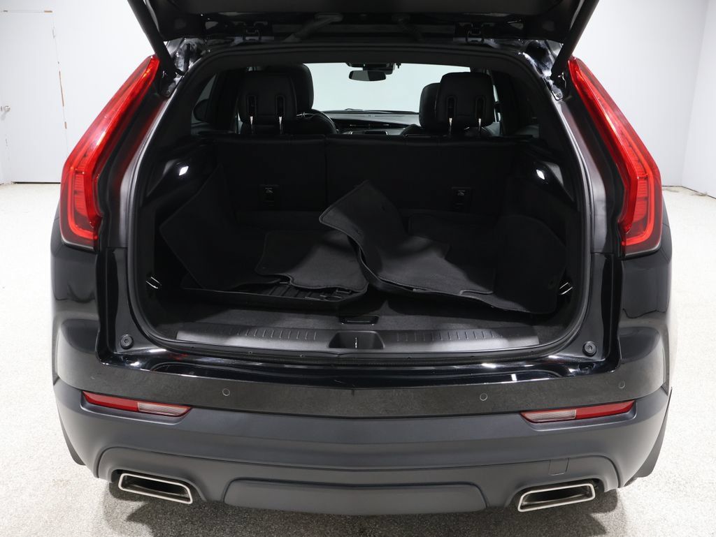 Used 2023 Cadillac XT4 Luxury w/ Cold Weather Package AWD/4WD image 21