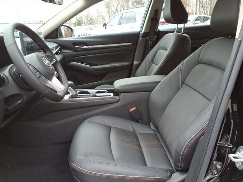 New 2025 Nissan Altima 2.5 SR w/ SR Premium Package image 9