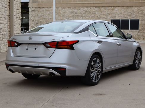 Used 2023 Nissan Altima 2.5 SL FWD image 3