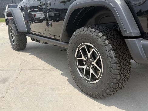 New 2026 Jeep Wrangler Unlimited Rubicon AWD/4WD image 11