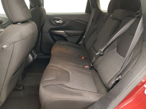 Used 2021 Jeep Cherokee Latitude image 18