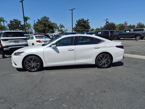 Used 2025 Lexus ES 300h w/ Premium Package FWD image 9