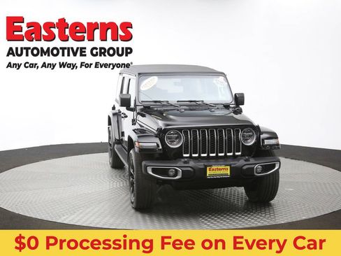 Used 2021 Jeep Wrangler Unlimited Sahara w/ Cold Weather Group AWD/4WD image 52