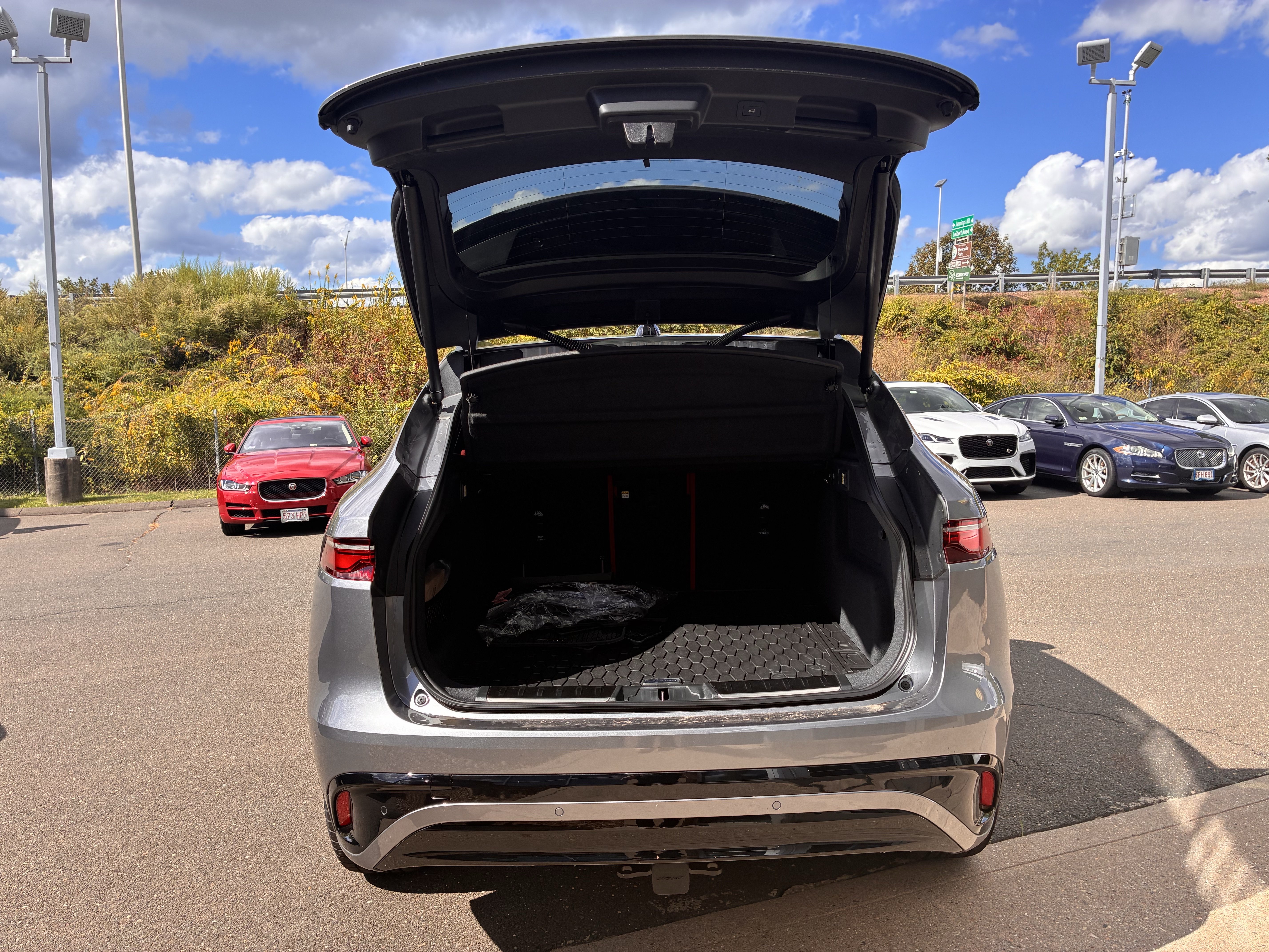Used 2026 Jaguar F-PACE R-Dynamic S AWD/4WD image 28